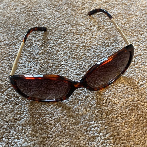 NEW- Tortoise Jackie-o Sunglasses - Picture 6 of 10